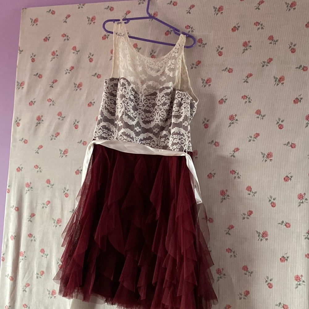 Teeze me: red wine dress